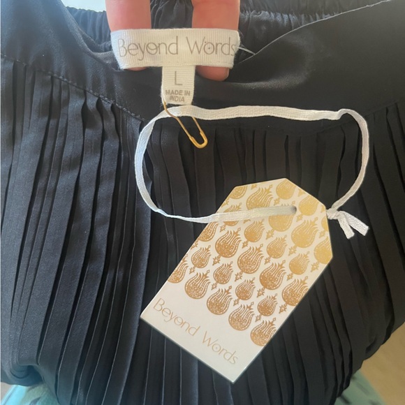 Beyond Words Pleated Trouser Pants *NWT* - Picture 7 of 7